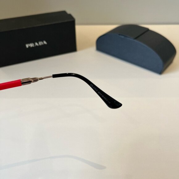 Prada polarized sunglasses - Picture 9 of 9